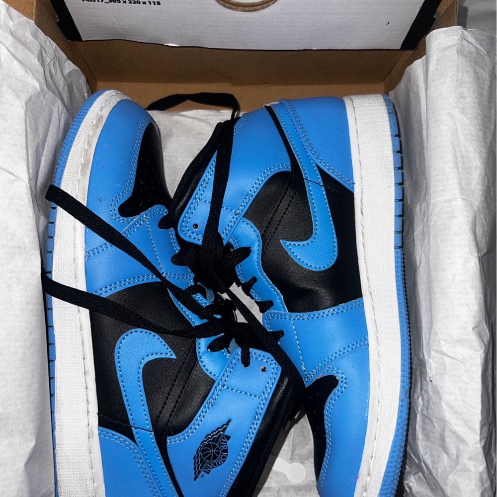 Air Jordan 1 Mid